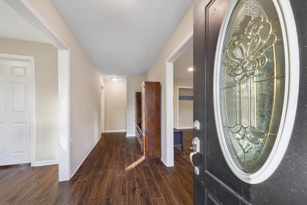 101 Royal Court, Friendswood, Texas image 3