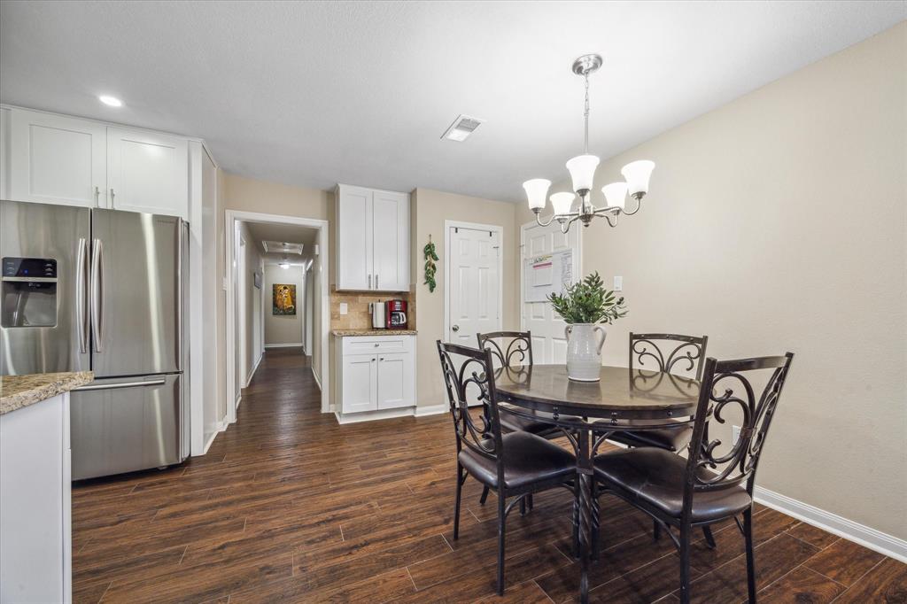 101 Royal Court, Friendswood, Texas image 9