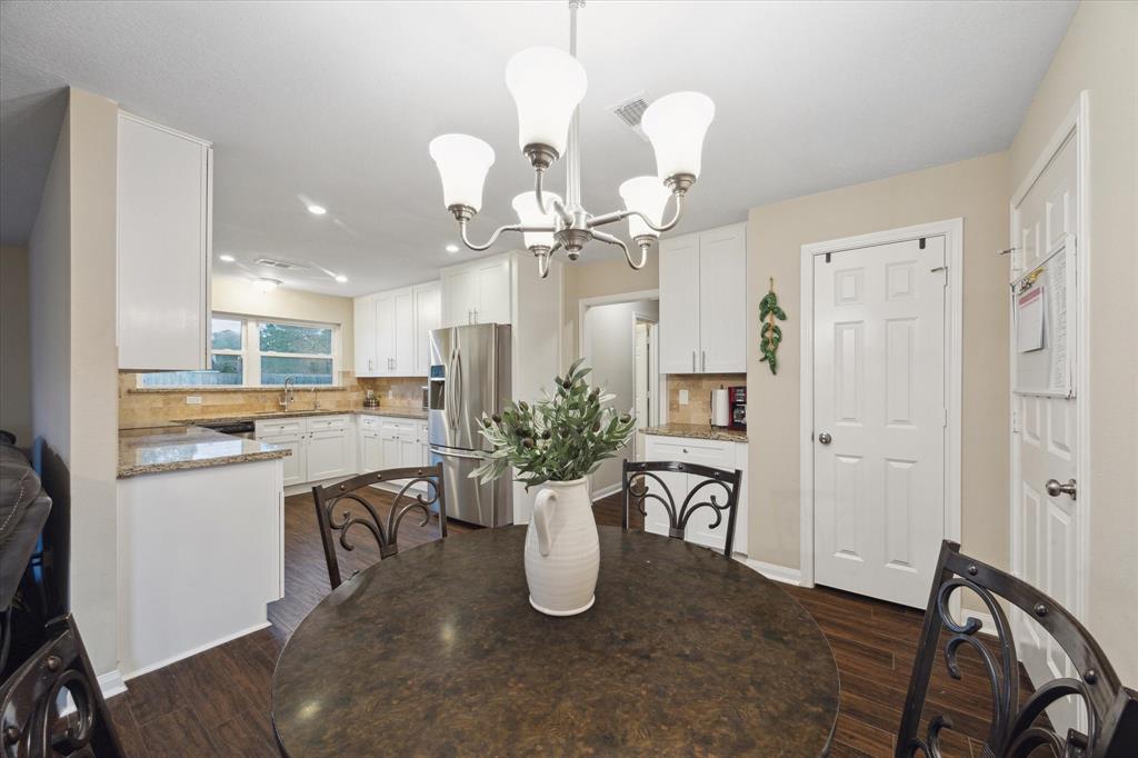 101 Royal Court, Friendswood, Texas image 11