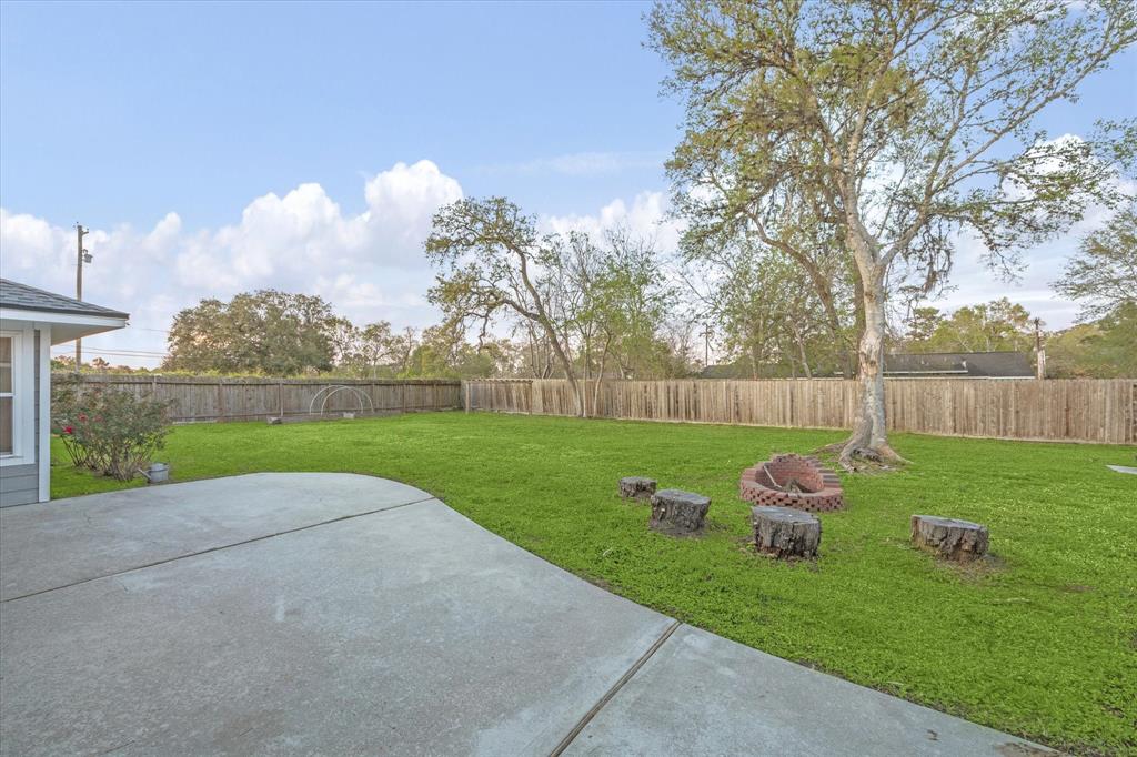 101 Royal Court, Friendswood, Texas image 28