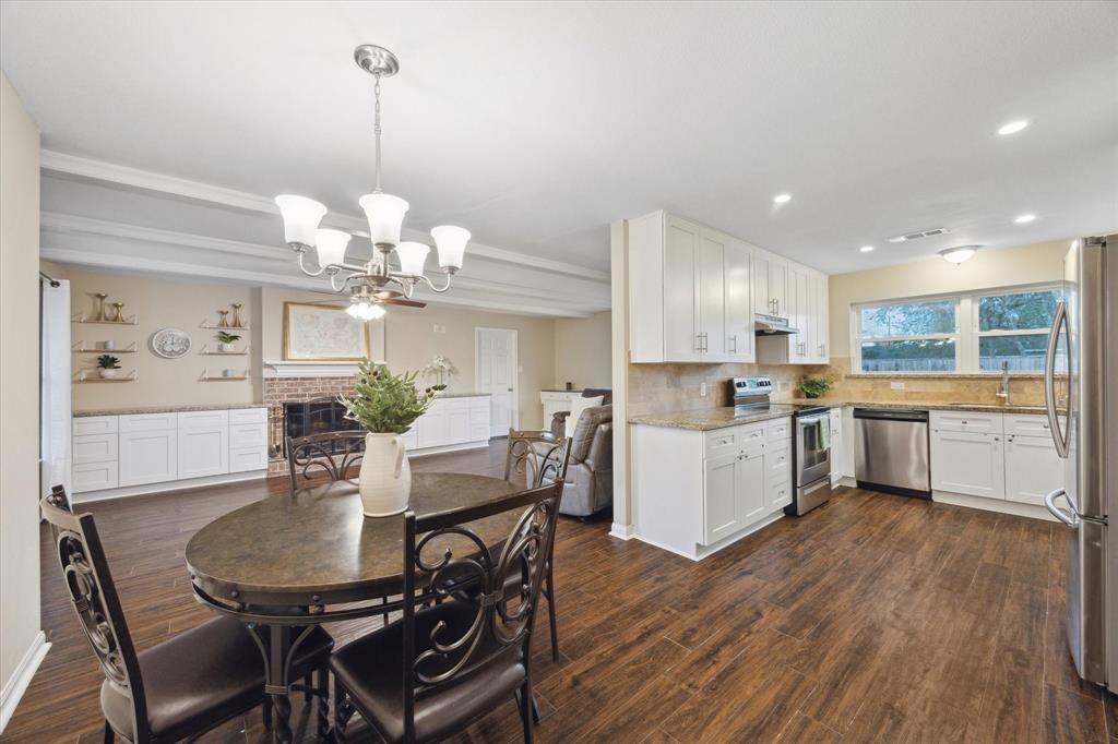 101 Royal Court, Friendswood, Texas image 10