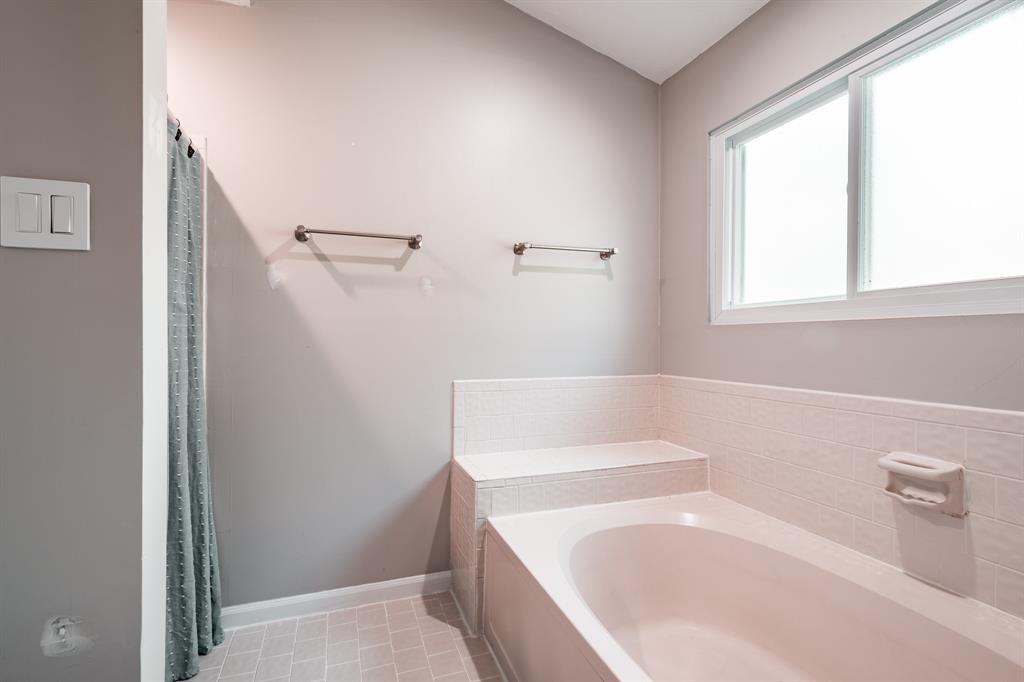 3715 Ember Spring Drive, Kingwood, Texas image 20
