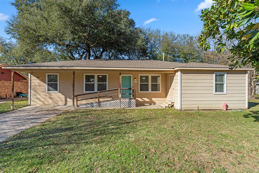 216 Southmore Street, Tomball, Texas image 3