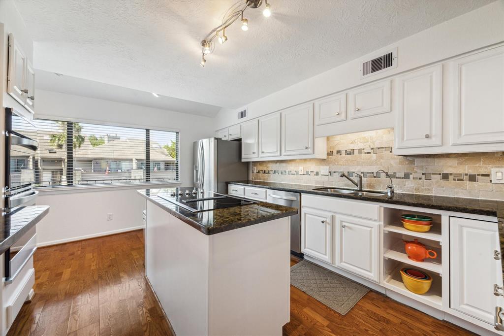 Photo 14 of 29 of 2814 Lighthouse Drive townhome