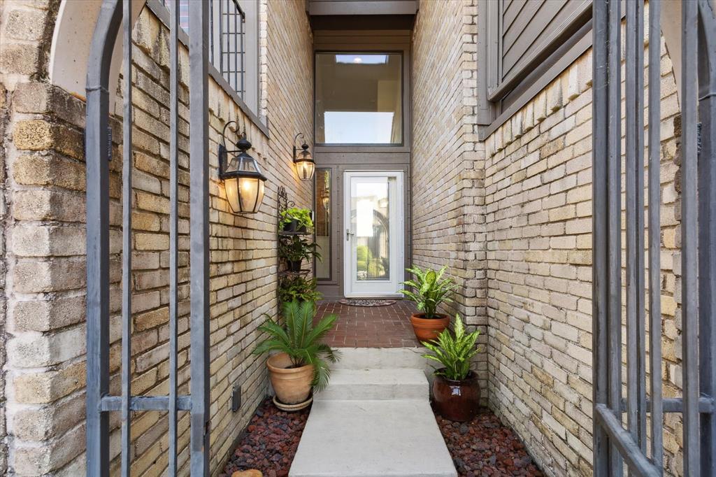 Photo 4 of 29 of 2814 Lighthouse Drive townhome