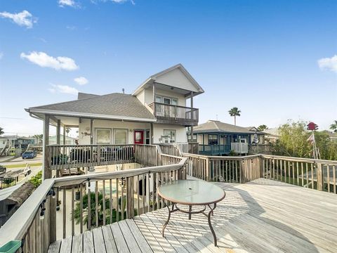 A home in Bayou Vista