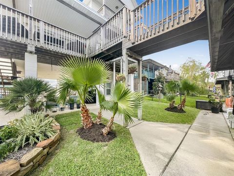 A home in Bayou Vista