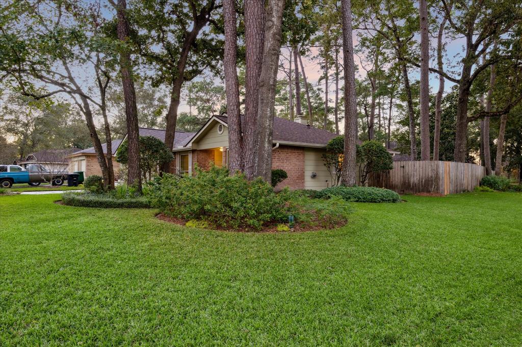 2939 Parkwood Manor Drive, Kingwood, Texas image 3