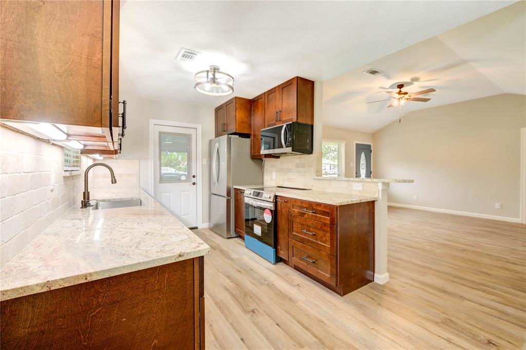 2525 29th Avenue, Texas City, Texas image 8