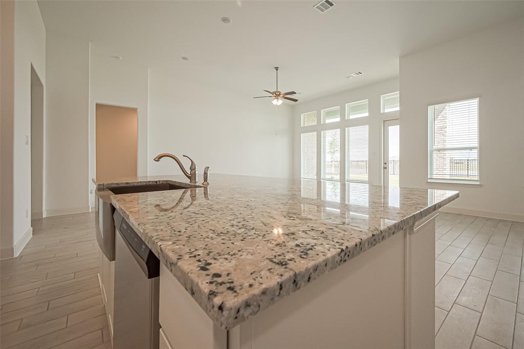 13415 Golden Islei Drive, Texas City, Texas image 2