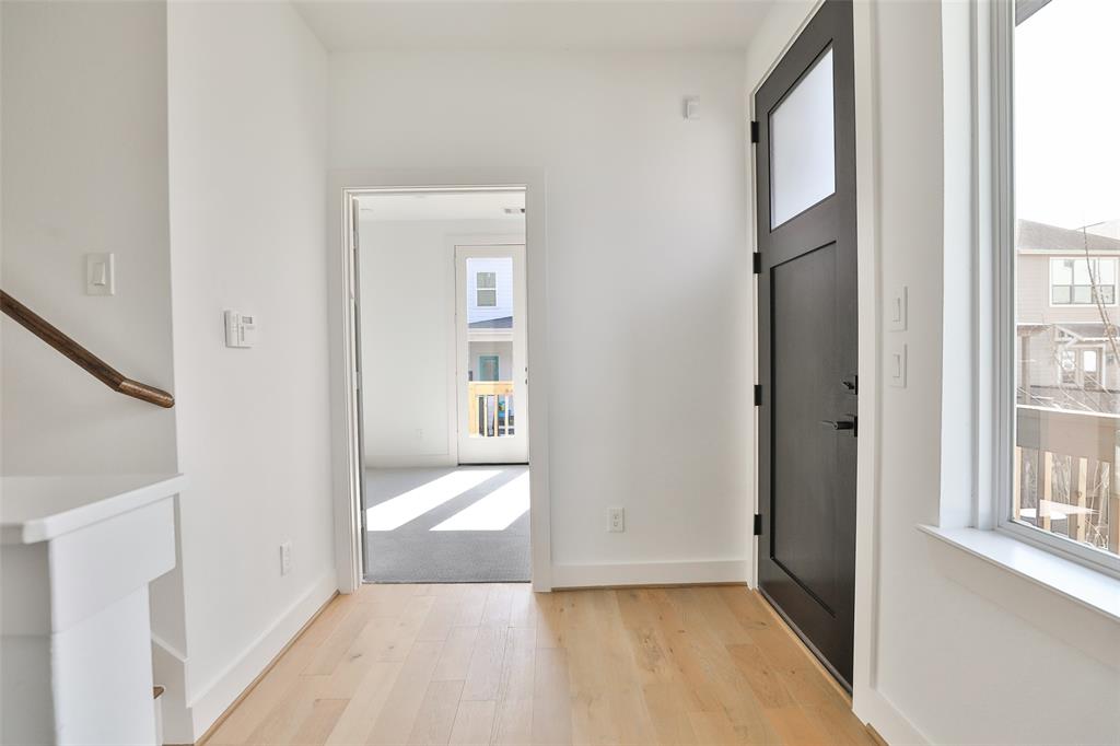 1016 W 15th 1/2 Street C