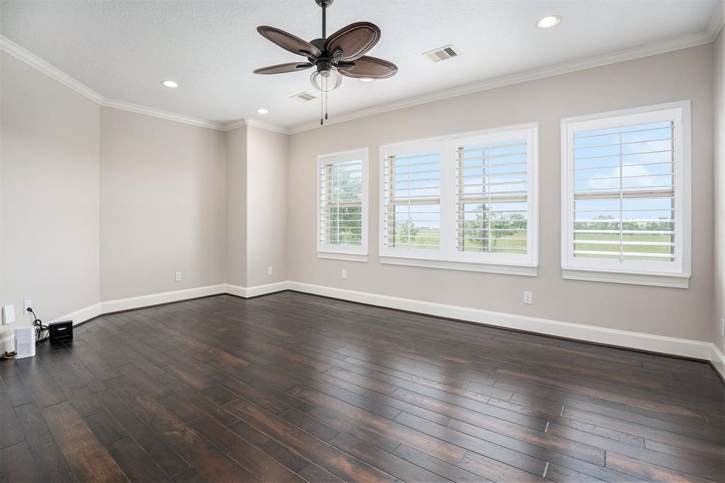 11503 Kings Point Boulevard, Mont Belvieu, Texas image 32
