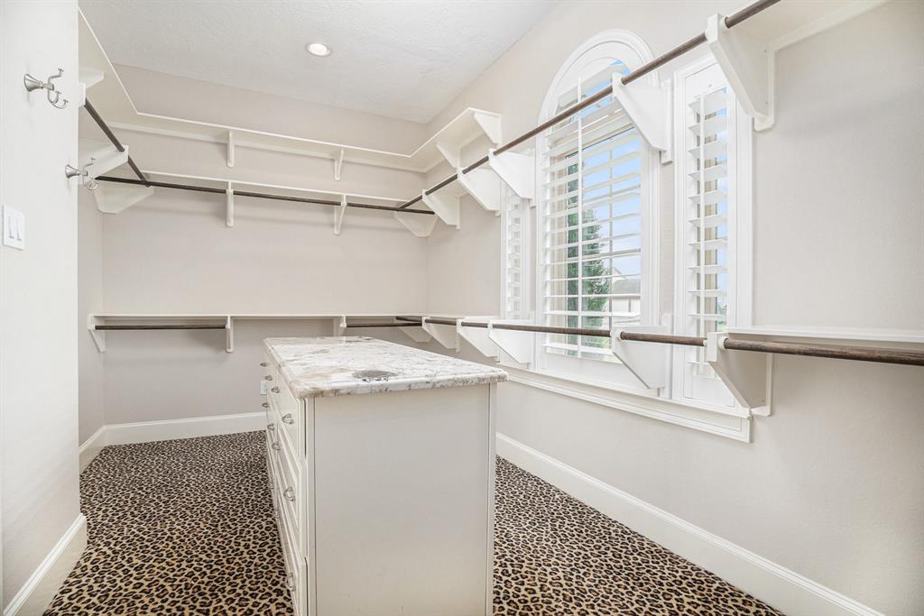 11503 Kings Point Boulevard, Mont Belvieu, Texas image 30