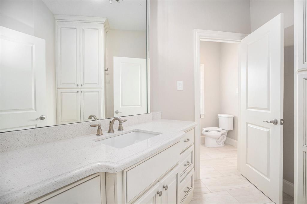 11503 Kings Point Boulevard, Mont Belvieu, Texas image 39