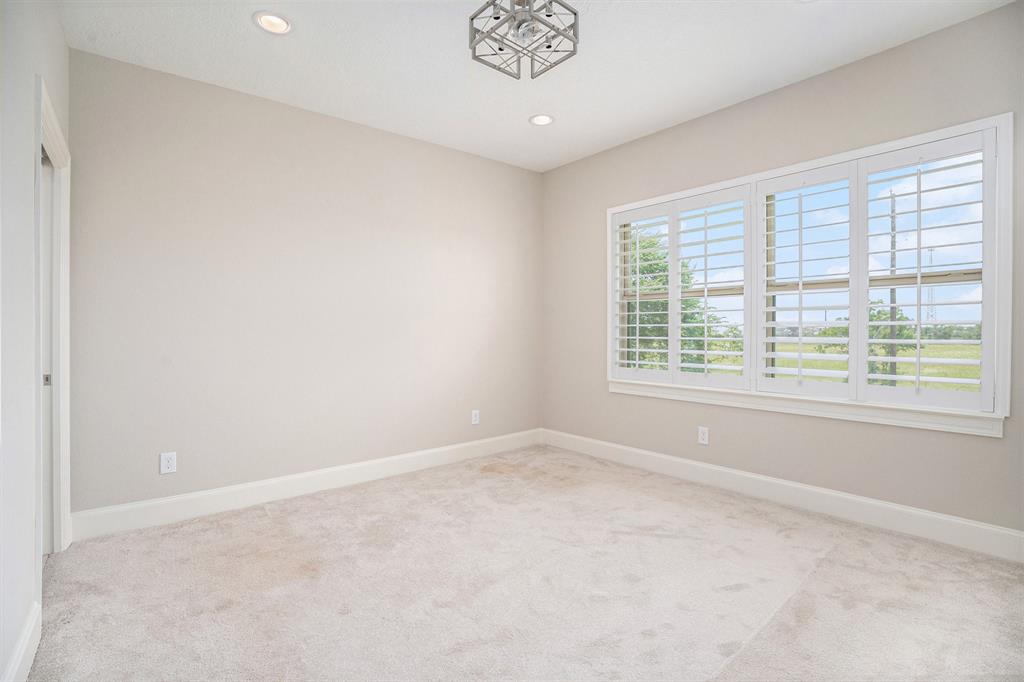 11503 Kings Point Boulevard, Mont Belvieu, Texas image 42