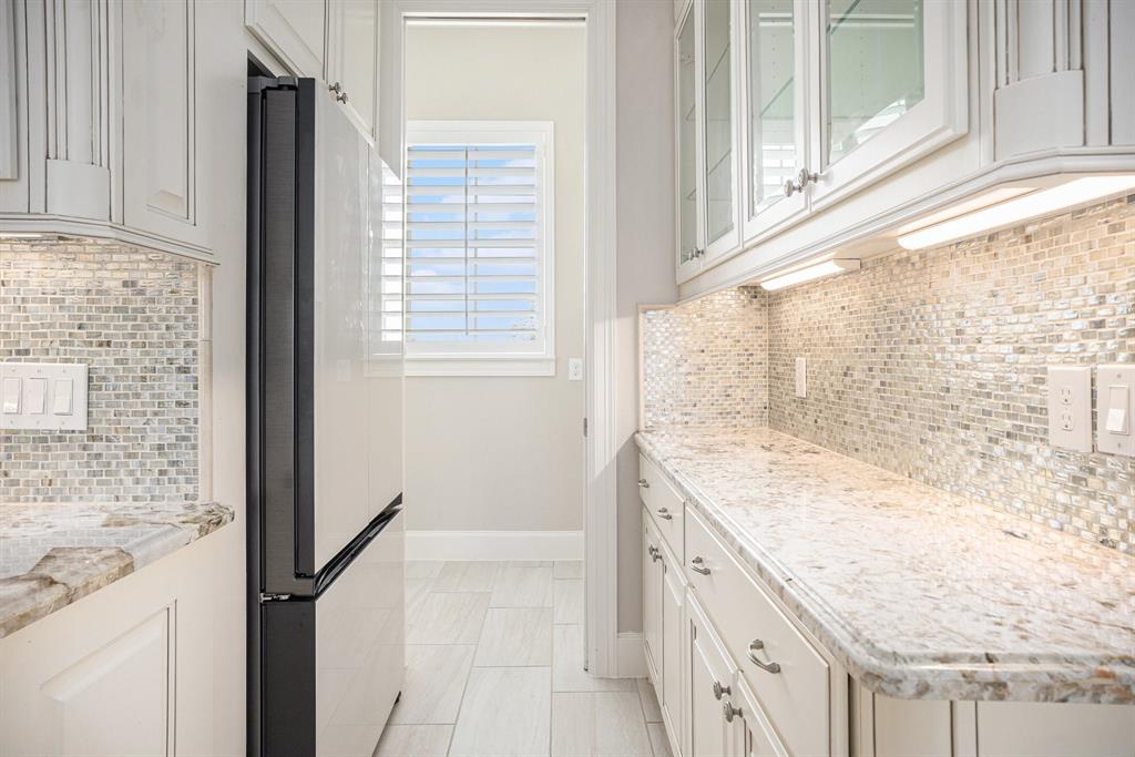 11503 Kings Point Boulevard, Mont Belvieu, Texas image 19
