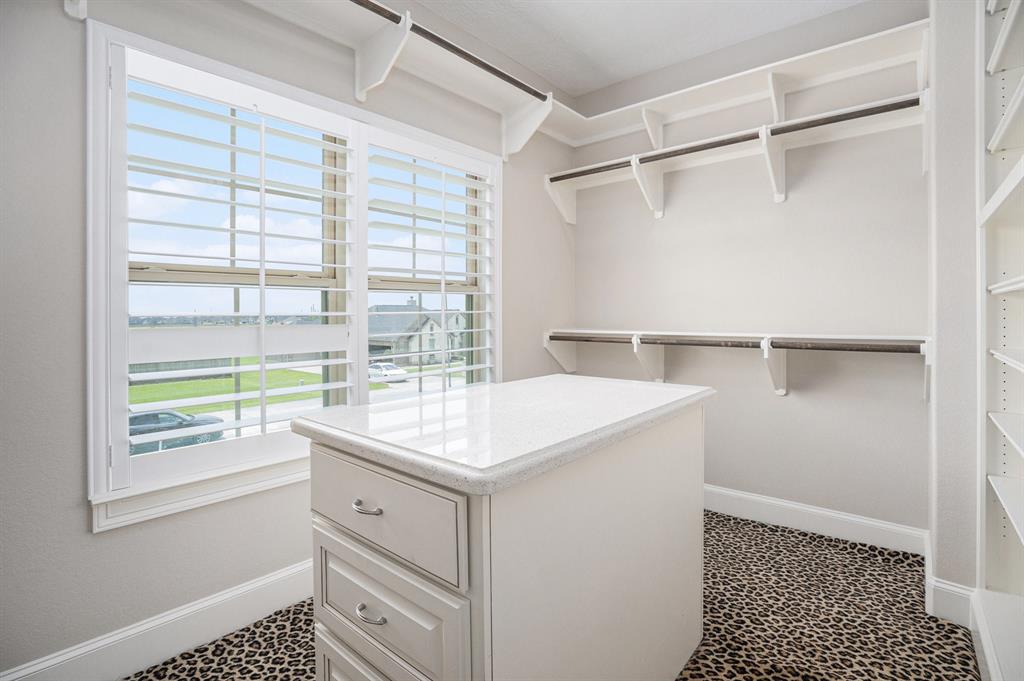 11503 Kings Point Boulevard, Mont Belvieu, Texas image 38