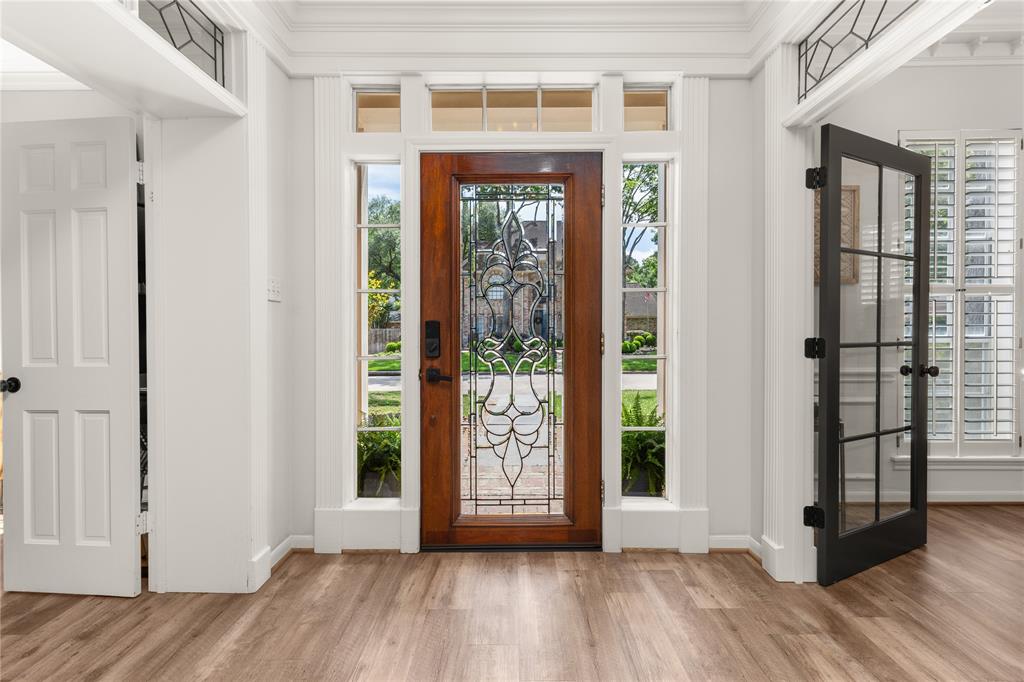 5203 Laurelwood Drive, Houston, Texas image 6