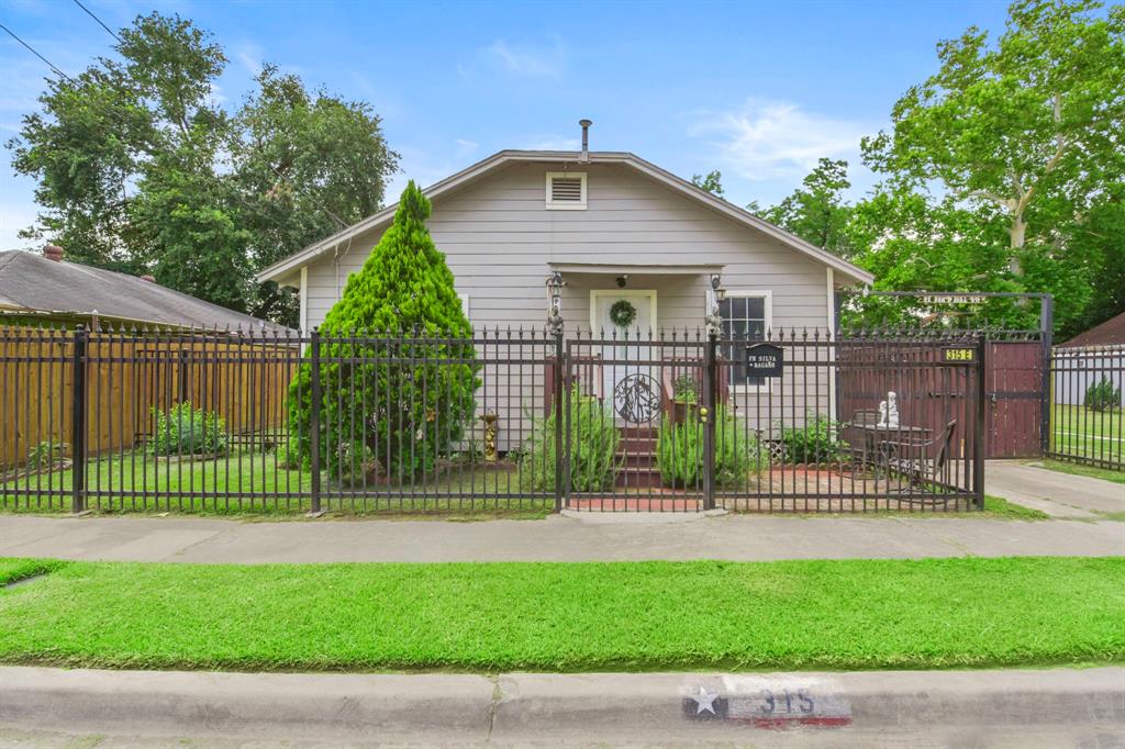 315 E Adoue Street