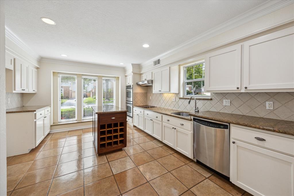 1415 Stependale Drive, Katy, Texas image 12