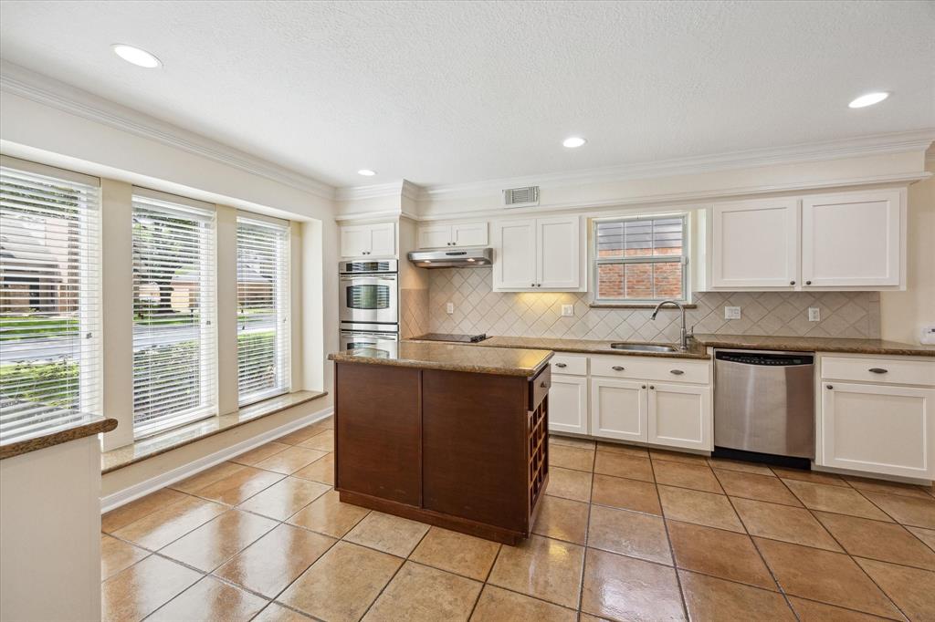 1415 Stependale Drive, Katy, Texas image 11