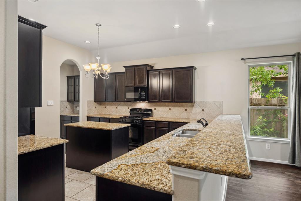 122 Jacobs Meadow Drive, Conroe, Texas image 13