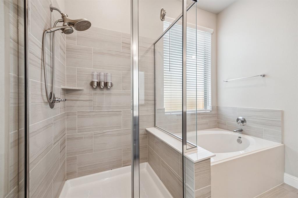 10292 Bayou Oaks Drive, Conroe, Texas image 16