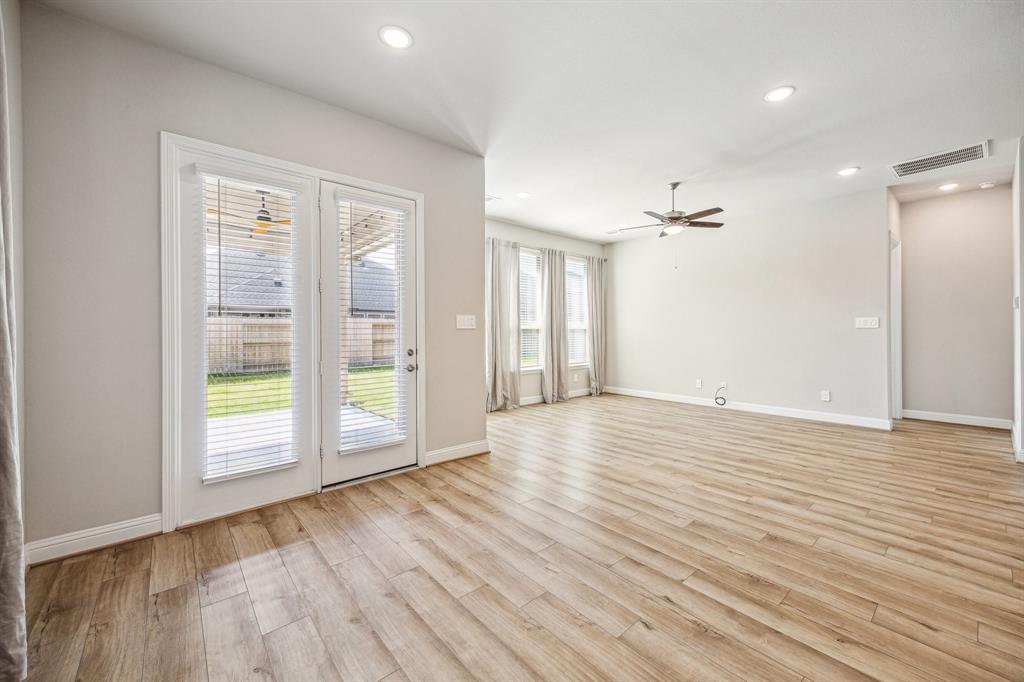 10292 Bayou Oaks Drive, Conroe, Texas image 7