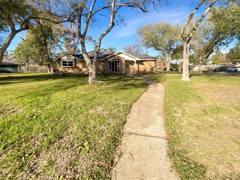 Single Family Residence in Crosby TX 118 Diamondhead Boulevard.jpg