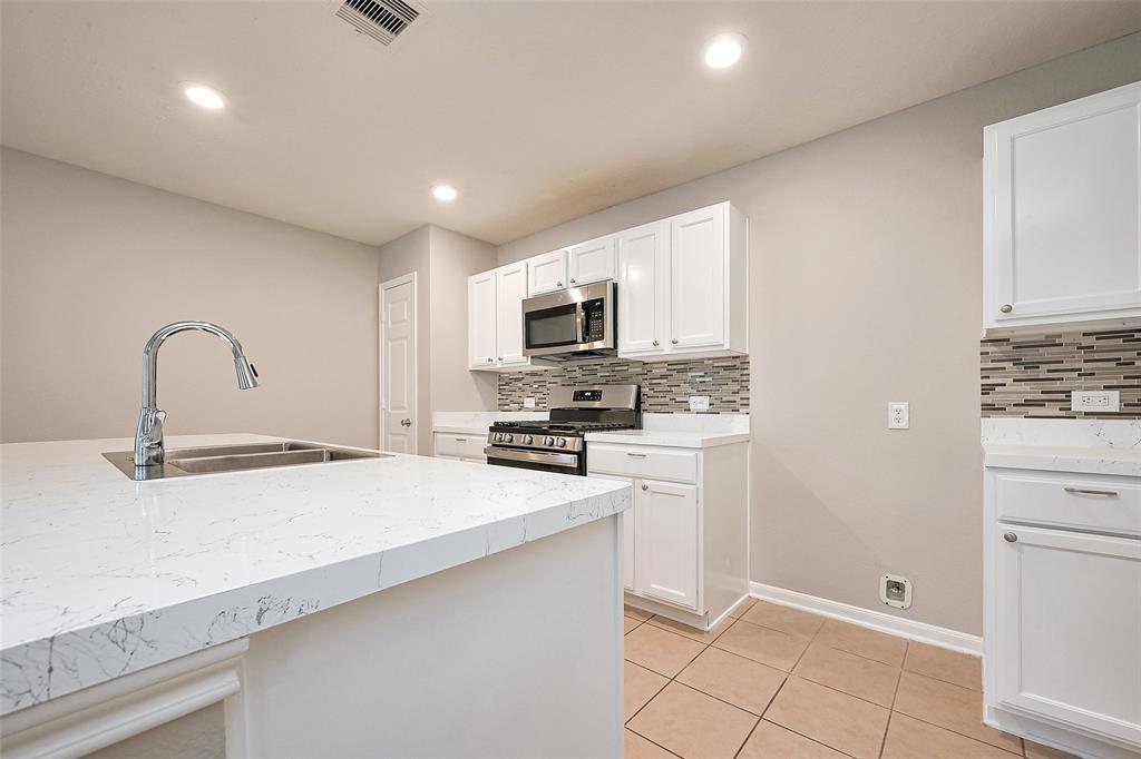 12015 Alder View Drive, Houston, Texas image 19