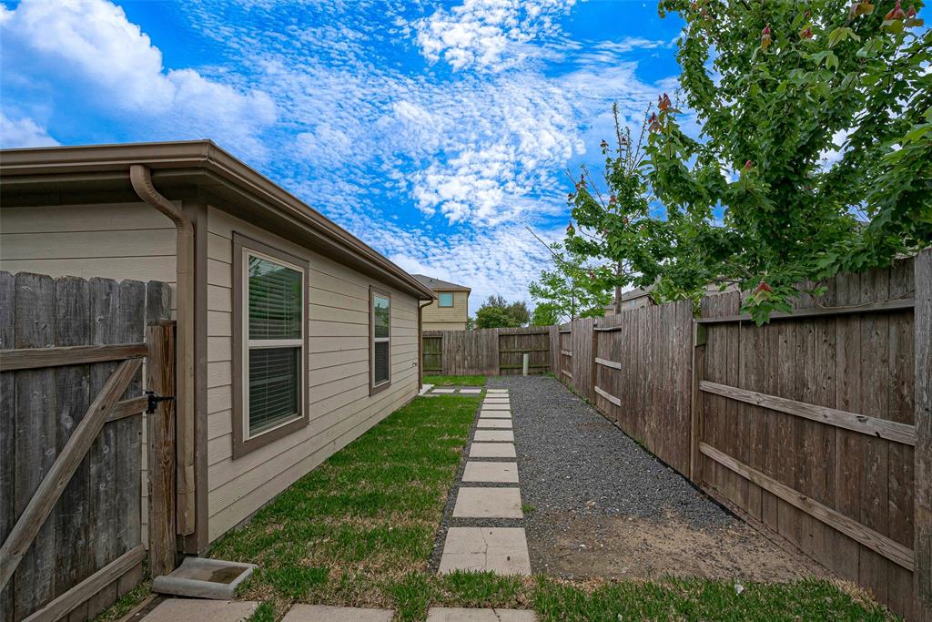 12015 Alder View Drive, Houston, Texas image 43