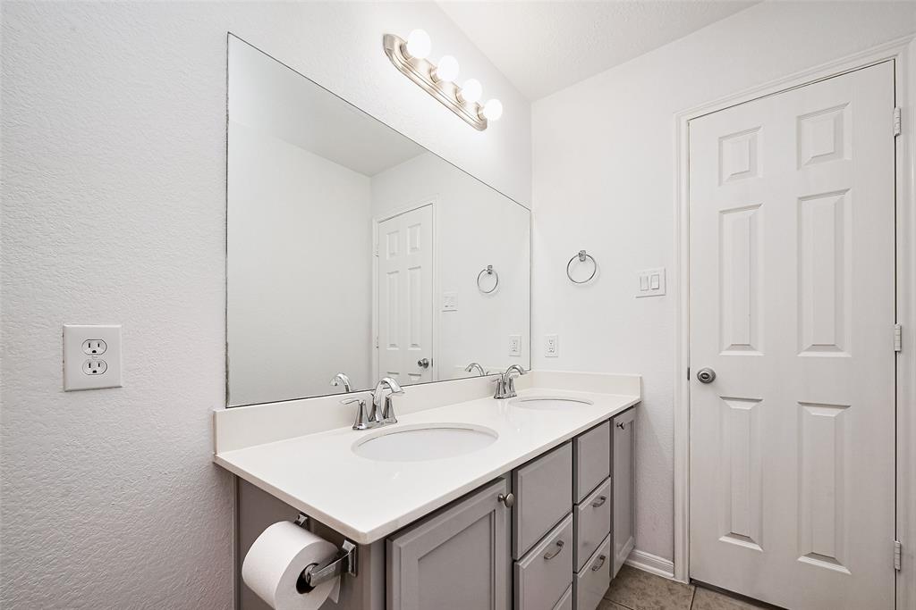 12015 Alder View Drive, Houston, Texas image 17