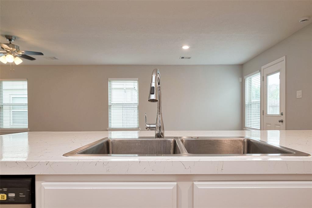 12015 Alder View Drive, Houston, Texas image 7