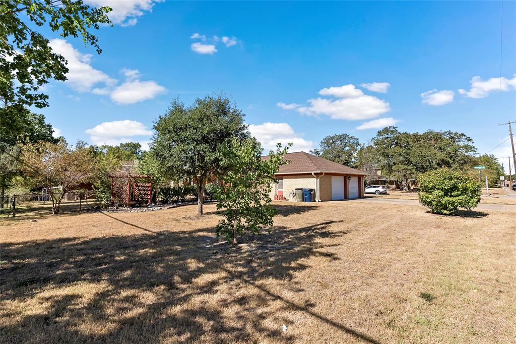 2210 Sharon Drive, Bryan, Texas image 31