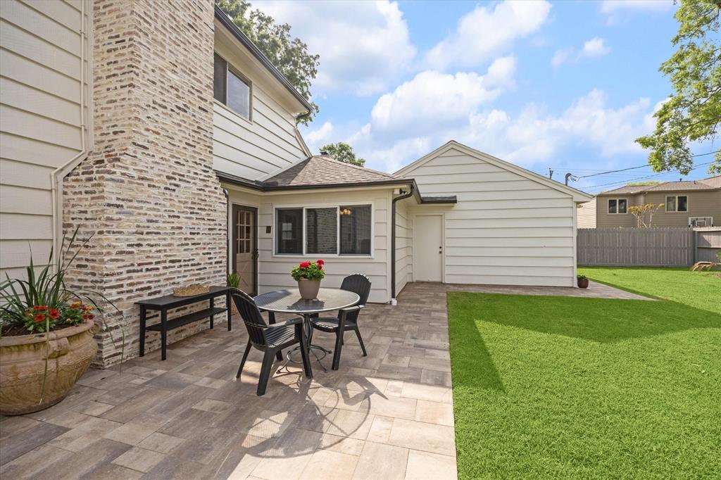 14822 Carolcrest Drive, Houston, Texas image 28