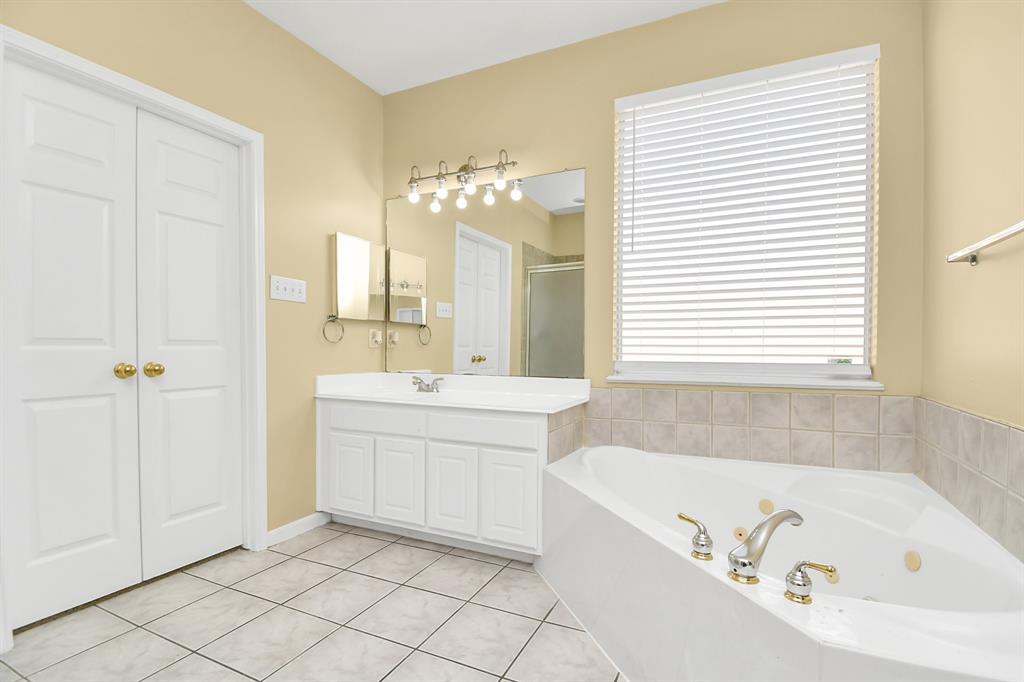 4843 Russett Lane, Sugar Land, Texas image 36