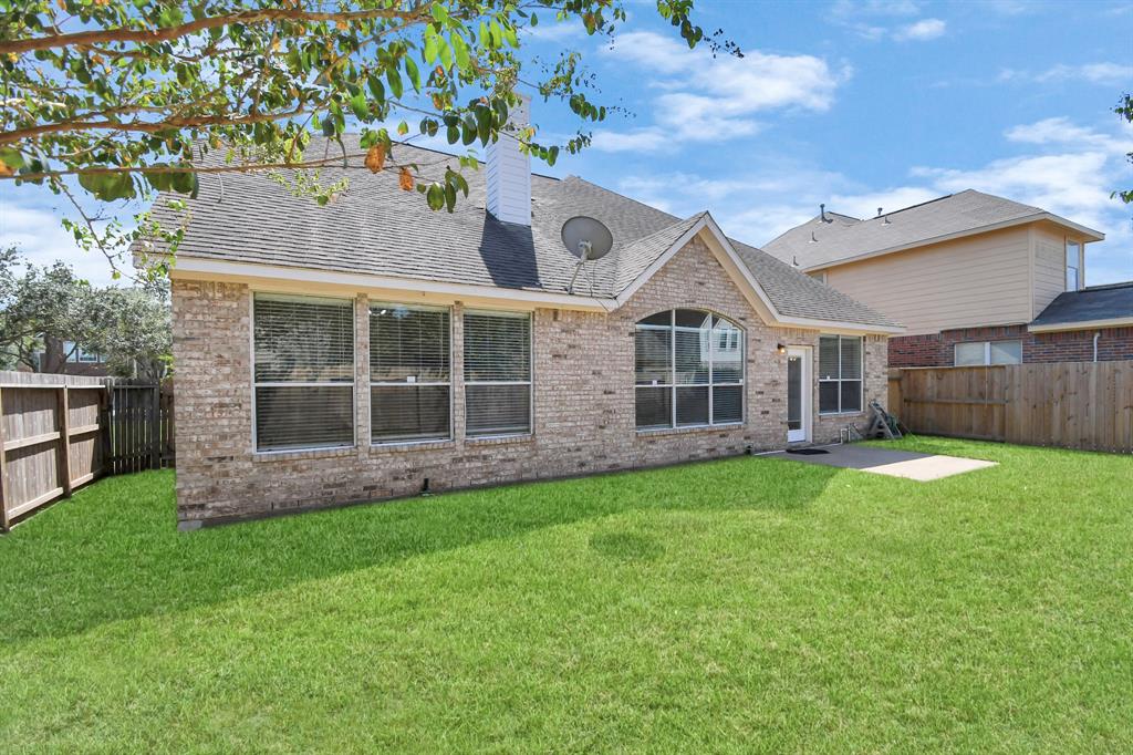 4843 Russett Lane, Sugar Land, Texas image 11