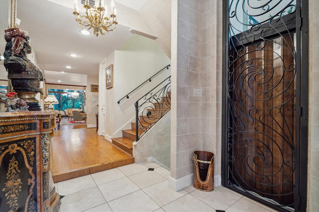 45 Briar Hollow Lane 4