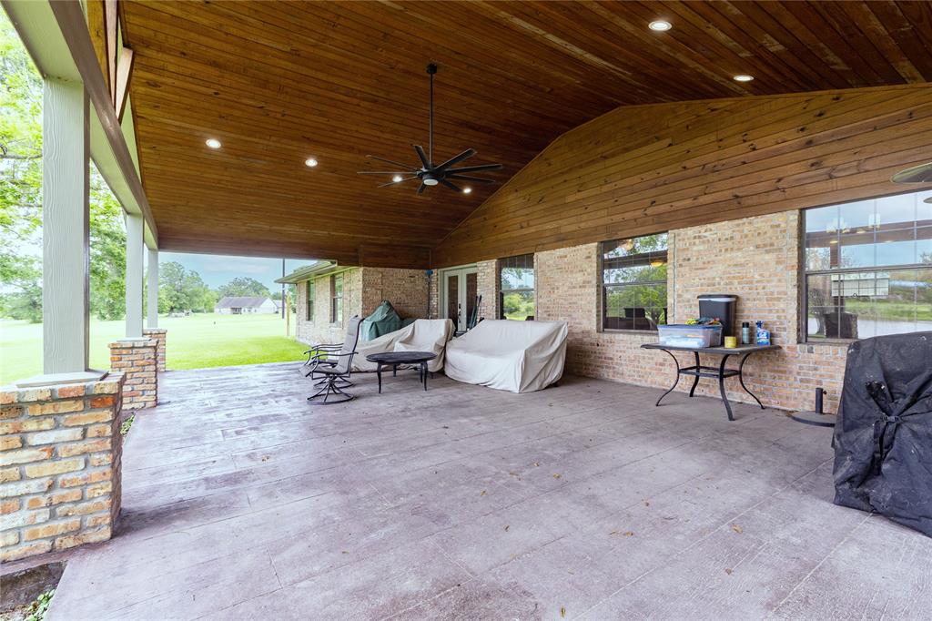 15151 Lakeview Drive, Beach City, Texas image 31