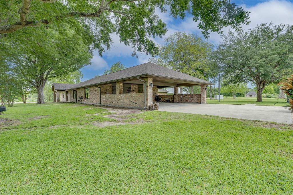 15151 Lakeview Drive, Beach City, Texas image 4