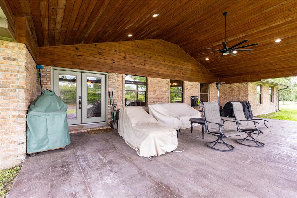 15151 Lakeview Drive, Beach City, Texas image 32