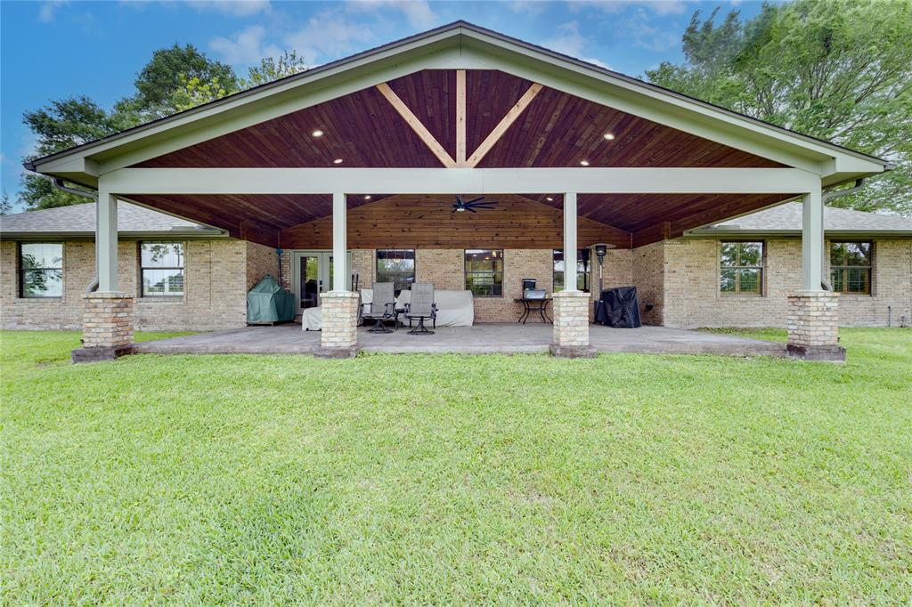 15151 Lakeview Drive, Beach City, Texas image 33