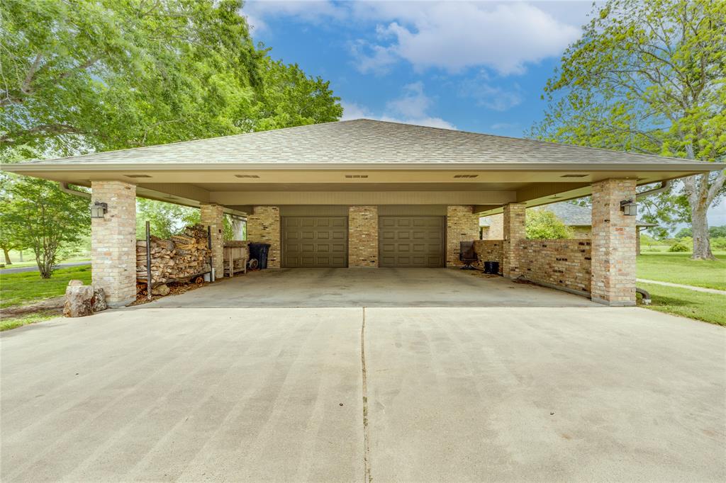 15151 Lakeview Drive, Beach City, Texas image 5