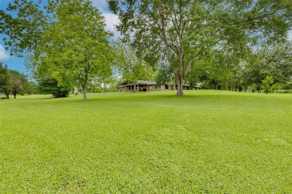 15151 Lakeview Drive, Beach City, Texas image 37