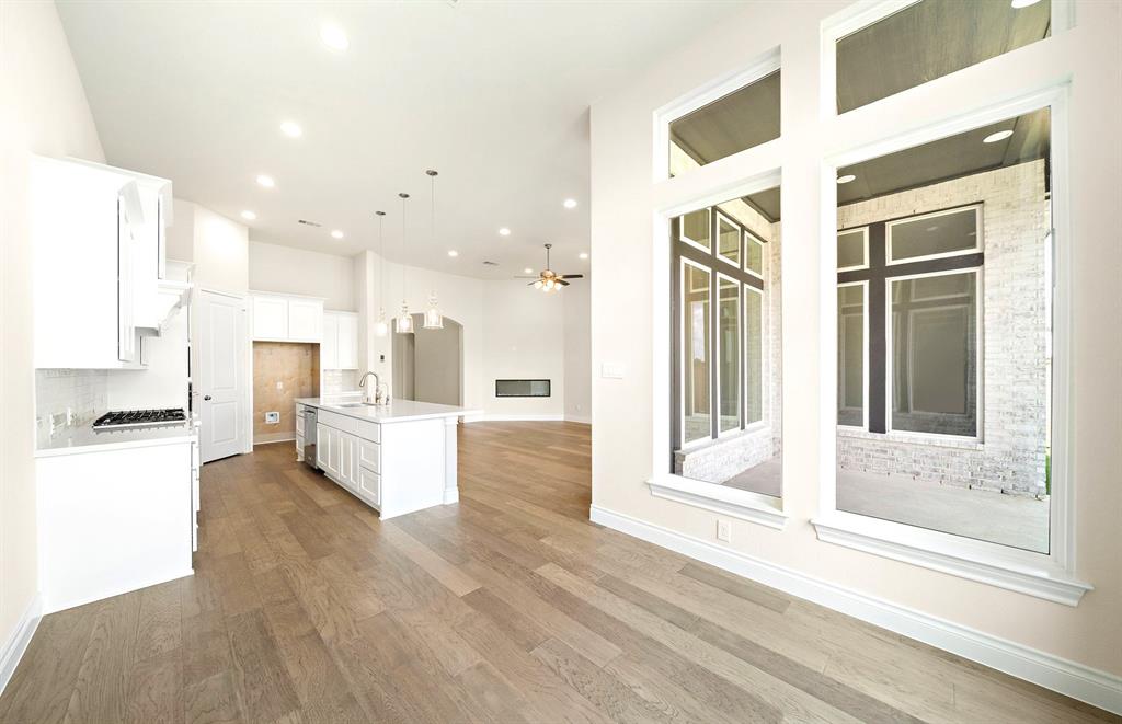 12406 Drifting Oakwood Lane, Cypress, Texas image 7