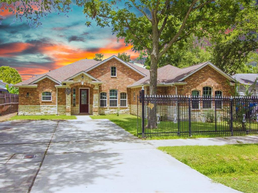 View Houston, TX 77012 house