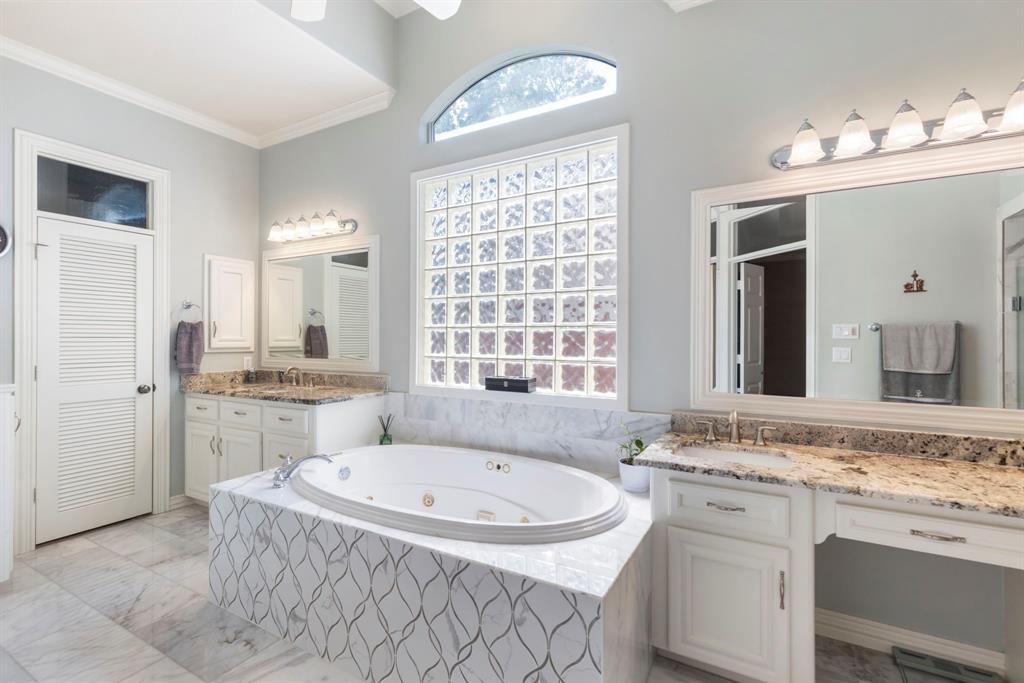 14 Snow Pond Place, The Woodlands, Texas image 27