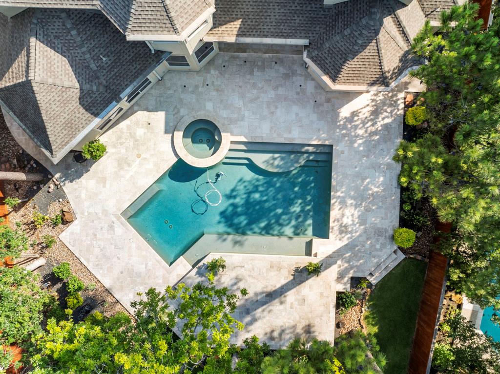 14 Snow Pond Place
