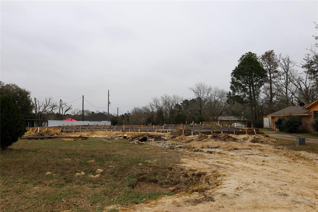 Pearl Street, Waller, Texas image 9