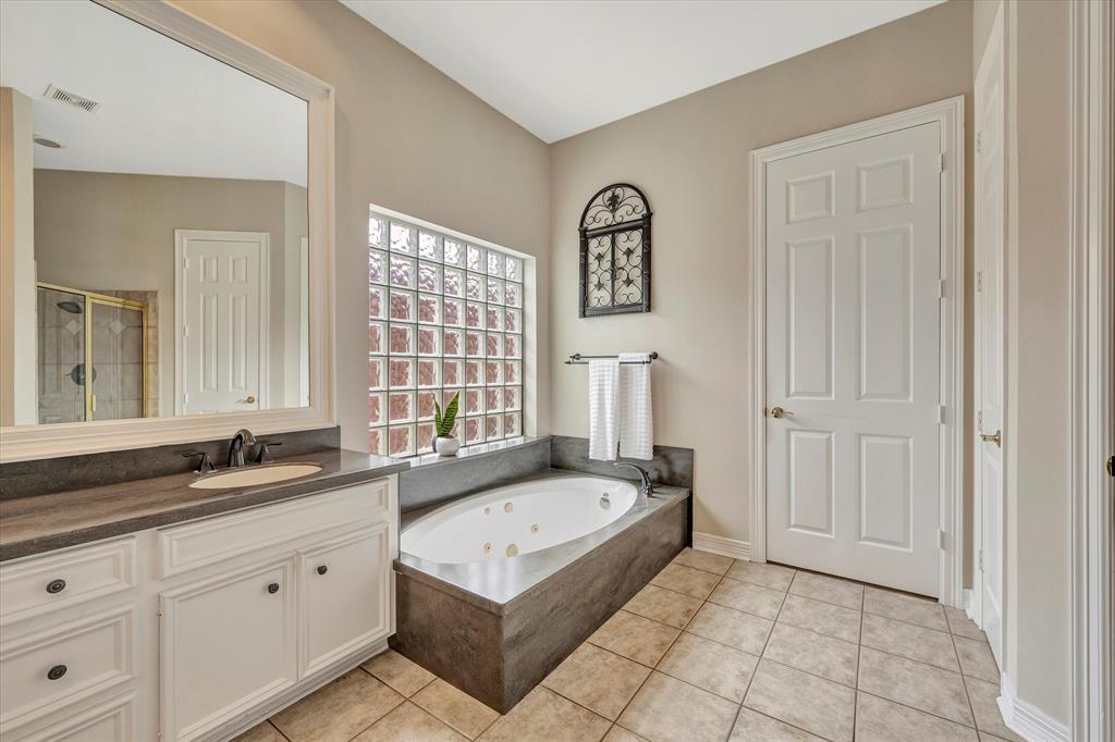 15534 Wooden Oak Court, Houston, Texas image 42